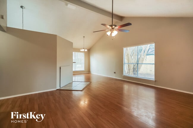 Photo - 4631 Whispering Rock Ln