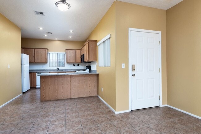 Photo - 2BR/2BA Condo on Second Floor with Balcony, In-Unit Laundry, Pool & Spa