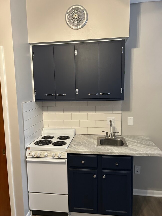 Photo - 130 E Lincoln Hwy Unit Downtown Apartment