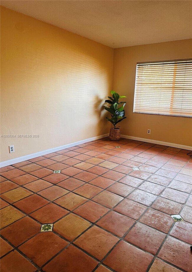 Photo - 1733 Mayo St Unit 7