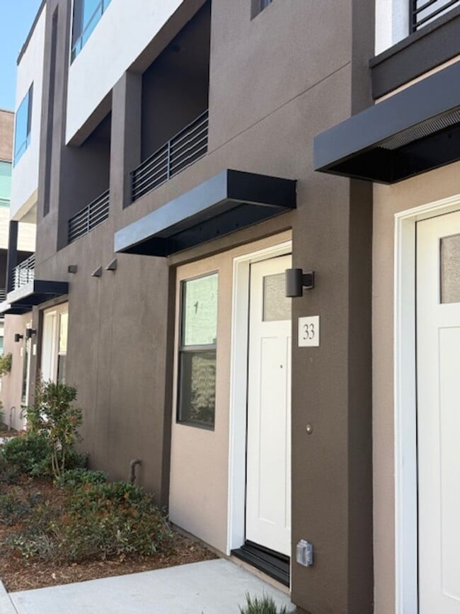 Photo - BEAUTIFUL BRAND NEW TOWNHOME IN STANTON FOR LEASE