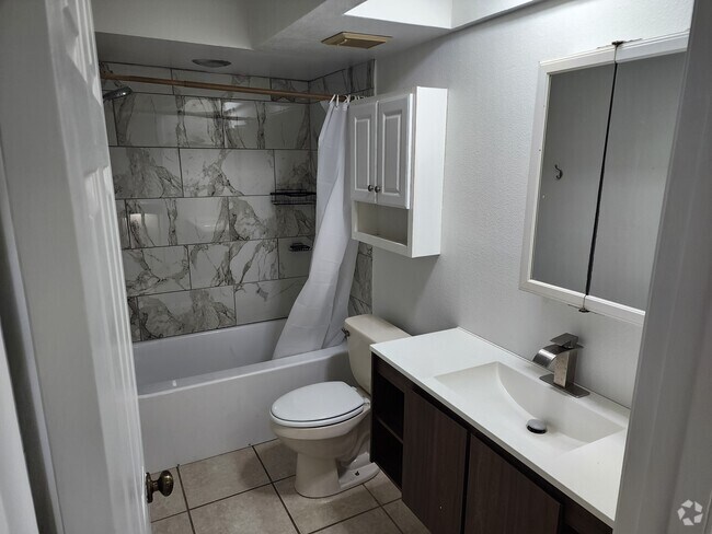 Building Photo - 2751 S Pines Dr Rental