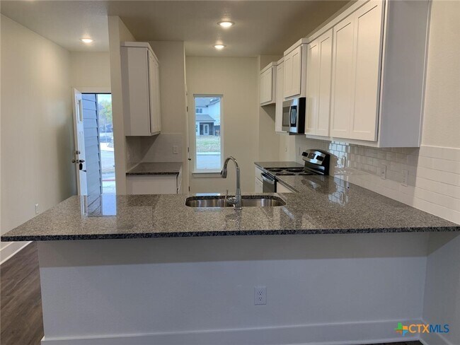 Photo - 1854 Royal Loop