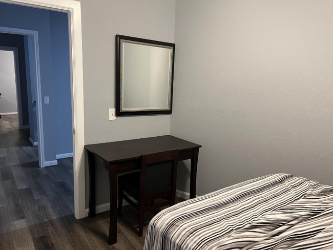 Photo - 4718 Dorchester Heights Ln