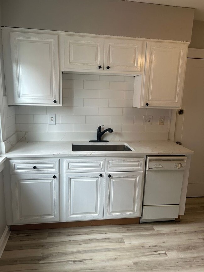 Photo - 2299 Ogontz Ave