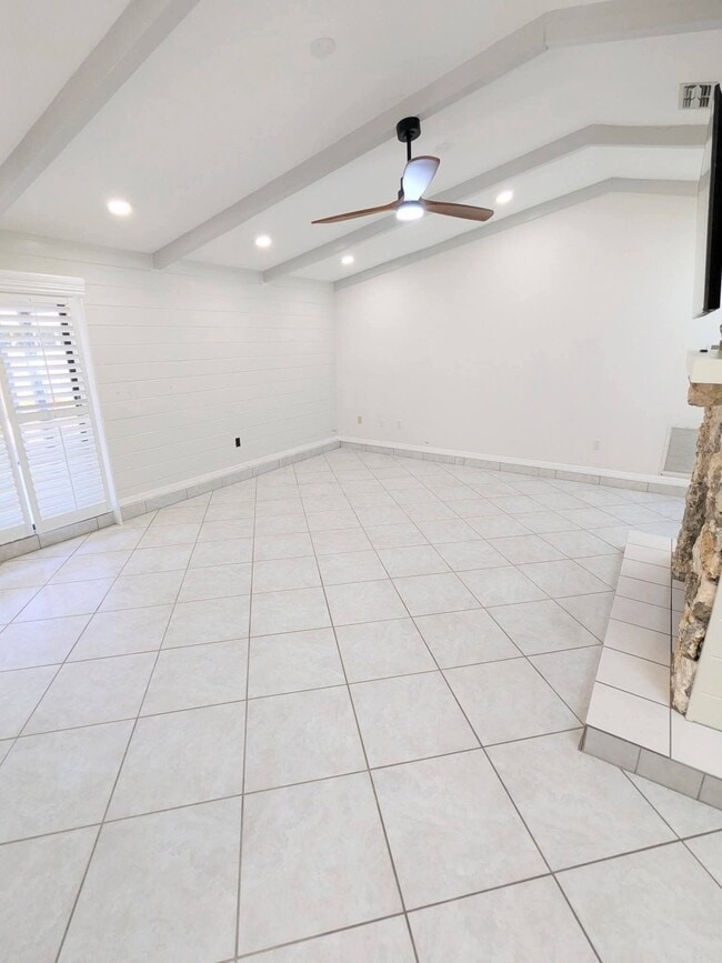 Photo - 945 Bramble Bush Cir W