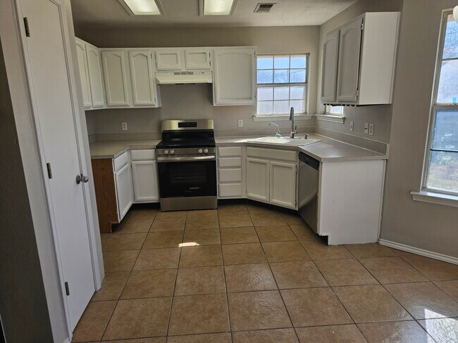 Photo - 8633 Yale Ave