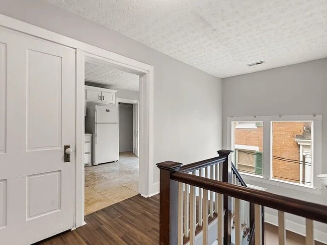 454 W Broadway St Unit 3