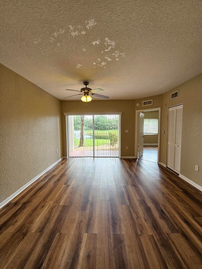 Building Photo - 1063 Golden Lakes Blvd Unit 311