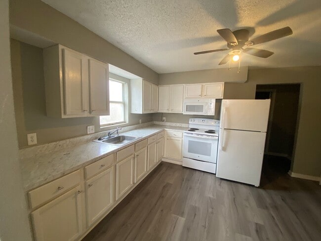 Photo - 916 Warner Ave Apartment Unit A