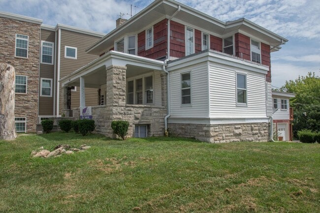 Building Photo - 1218 N College Ave Unit B Rental
