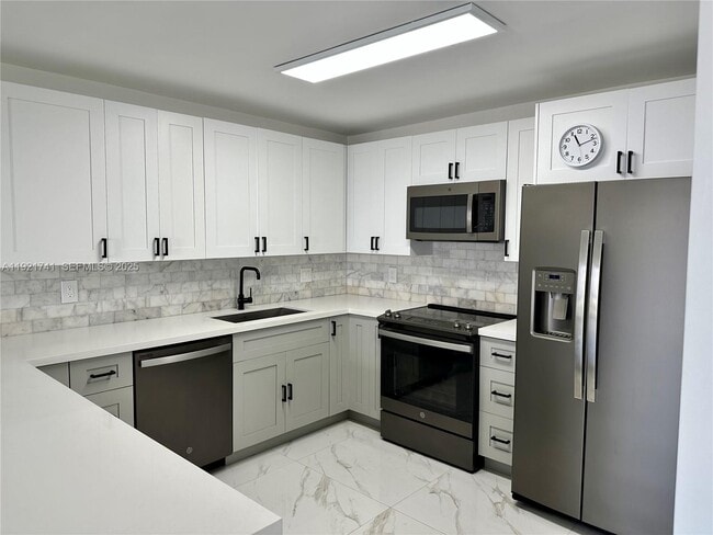 Building Photo - 13499 Biscayne Blvd Unit PH1709