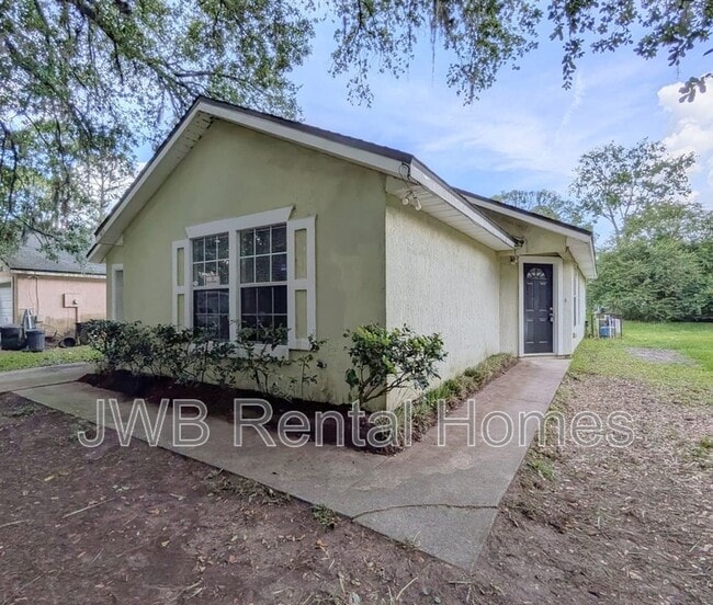 Photo - 6615 Miriam St