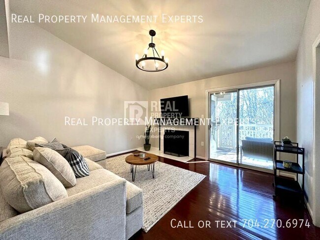 Photo - 5011 Sharon Rd Unidad O