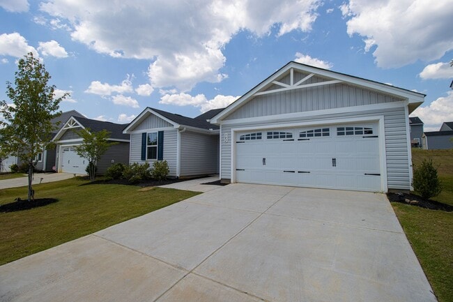 Photo - Gorgeous 3 Bedroom, 2 Bath ~ Minutes to Fort Jackson ~ Available Mid October!