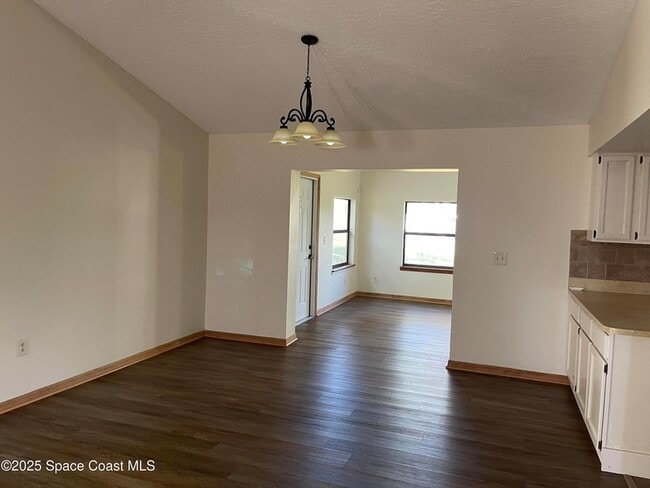 Photo - 363 Emerson Dr NW