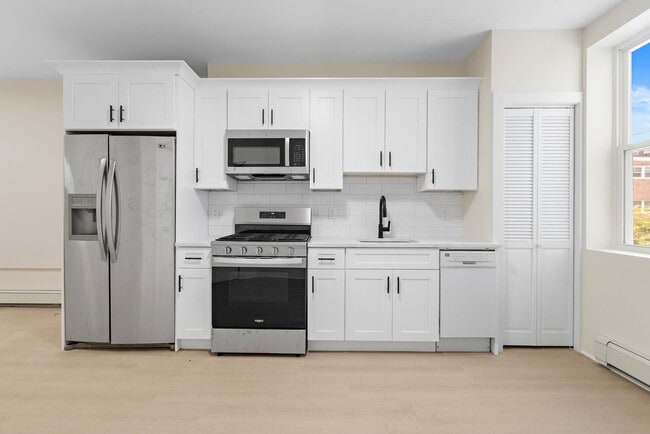 Building Photo - 349 Grove St Unit 3L Rental