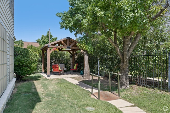 Walking Path - Zodiac Apartments