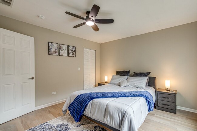 Photo - 1635 E 70th St