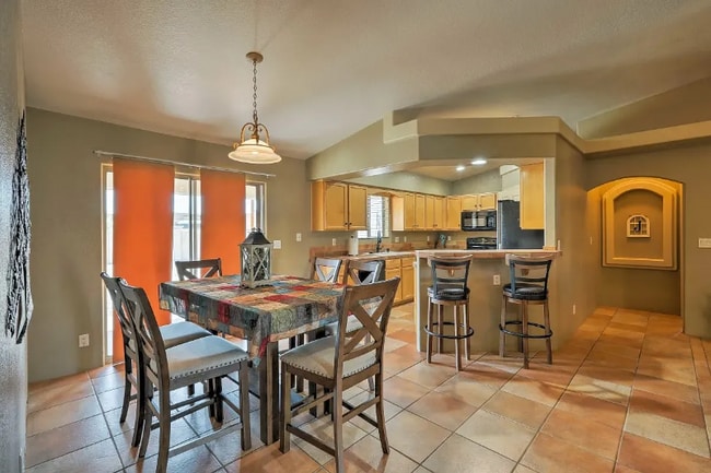 Photo - 2598 Rainbow Ave N