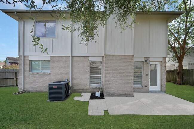 Photo - 16922 Nicole Ln