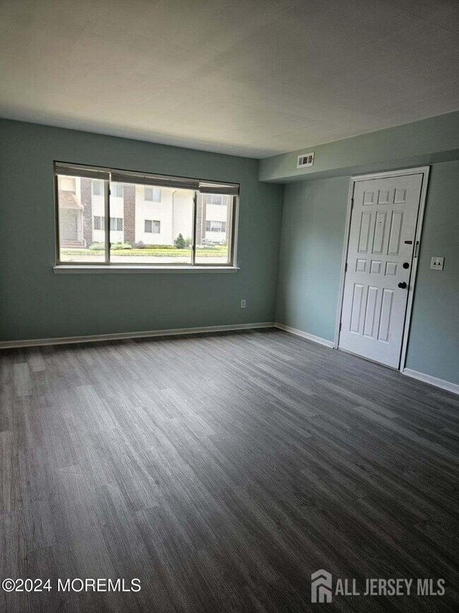 Photo - 405 Cynthia Ct