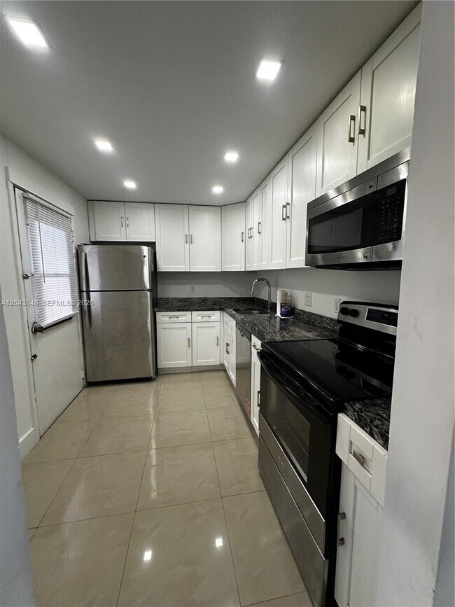 3475 N Country Club Dr Unit 315