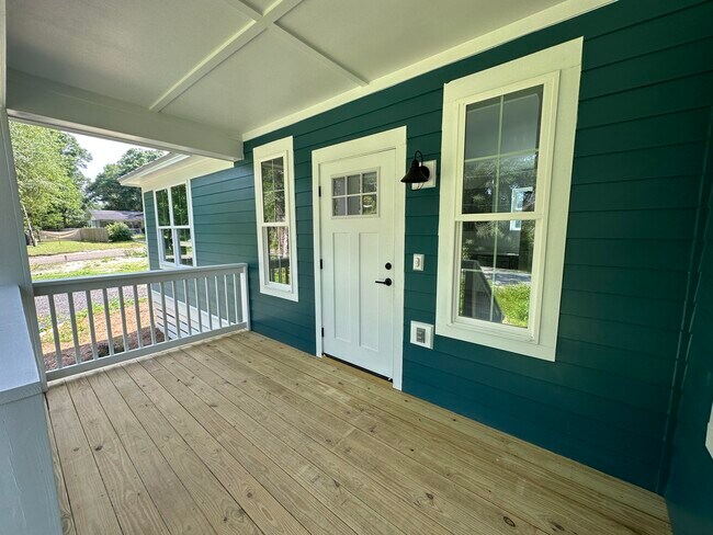 Photo - 122 N 12th St