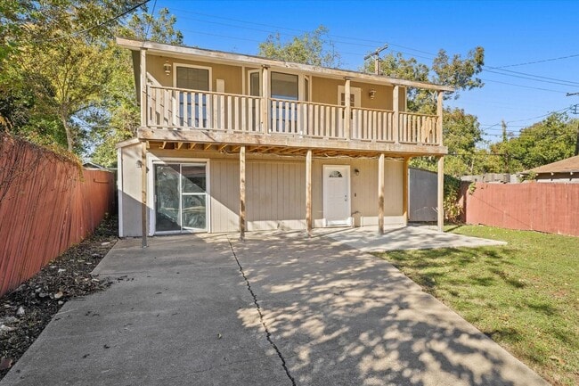 Building Photo - 927-929 S Rosemont Ave Unit 927 Rental