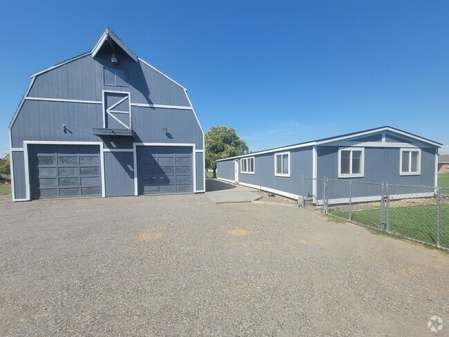 Building Photo - Horse Property with land in Finley/Kennewick Rental