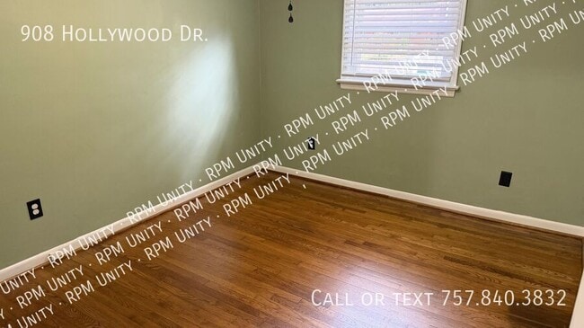 Photo - 908 Hollywood Dr