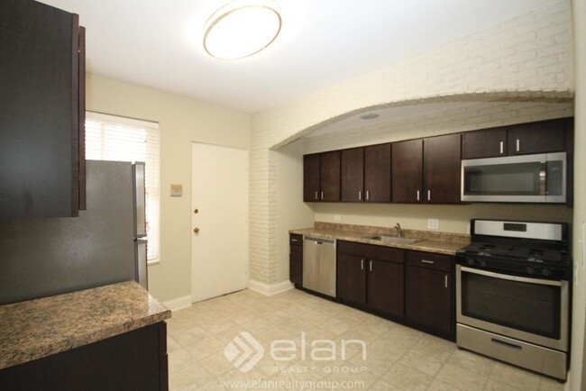 Photo - 2858 N Clark St Condo Unit 2