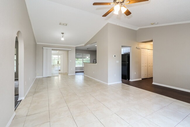 Photo - 18725 Parade Rd