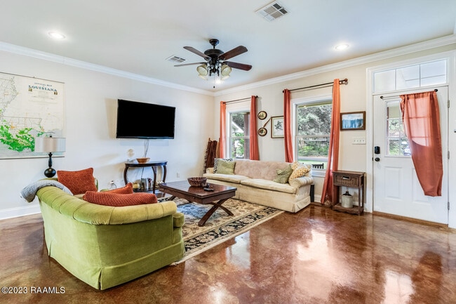 Photo - 205 Churchill Dr