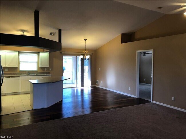 Photo - 2204 NE 9th Pl