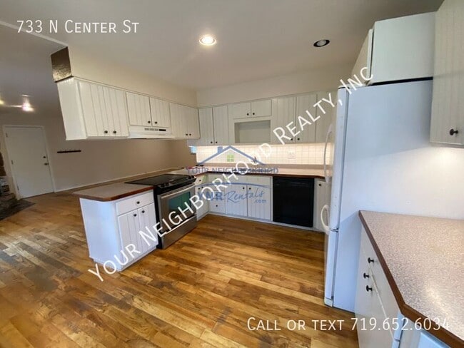 Photo - 733 N Center St