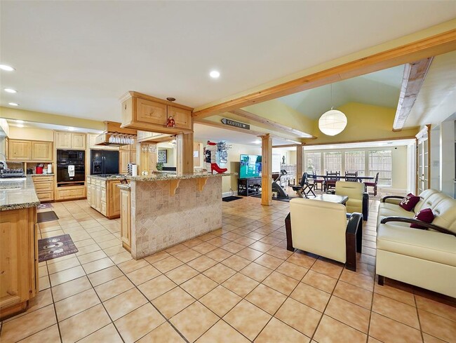 Photo - 8219 Fernbrook Ln