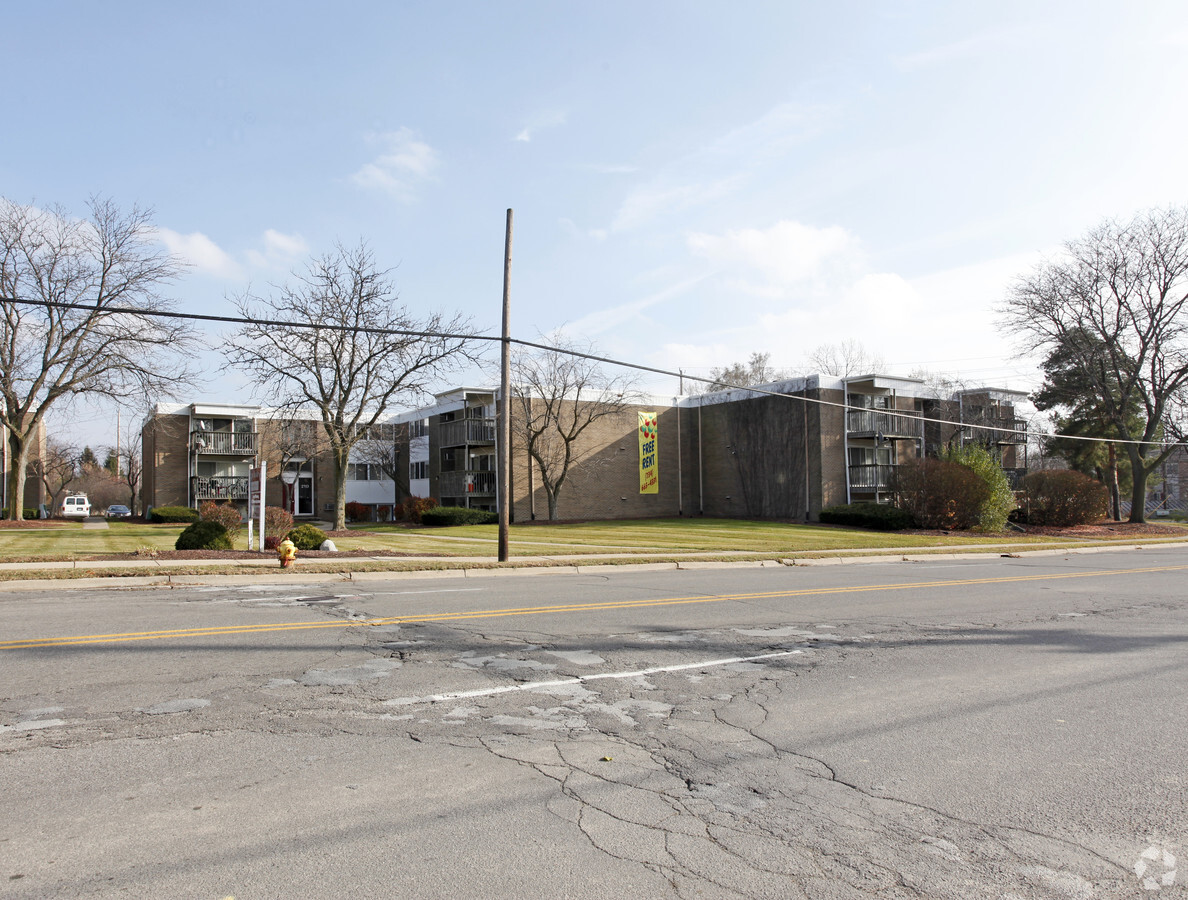 Golfside Apartments - Golfside Apartments
