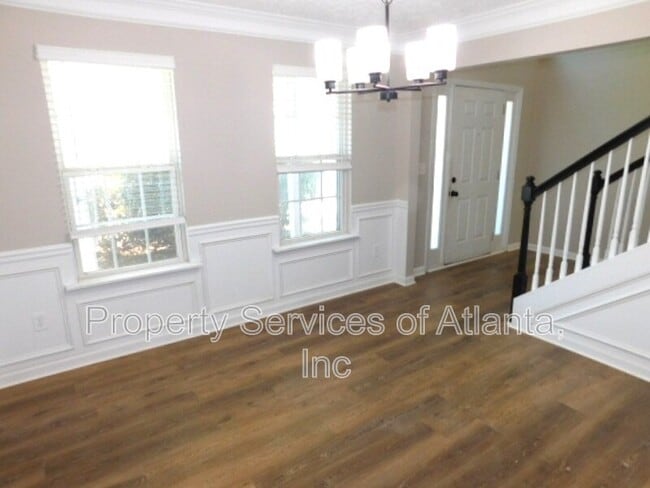 Photo - 1834 Stephens Pond View