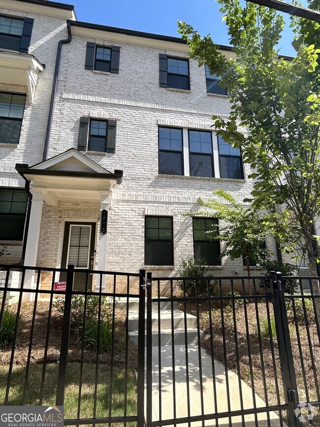 Building Photo - 2725 Harrison Dr Rental
