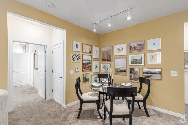 2 BR, 2 BA - 1163SF - Dining Area