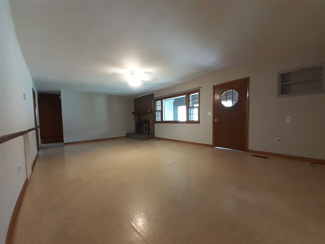 Photo - 105 Bryson St