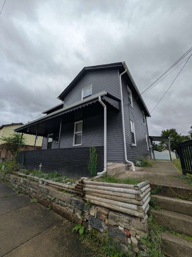 Photo - Beautifully updated 2 bed 1 bath apartment in Beaver Falls!