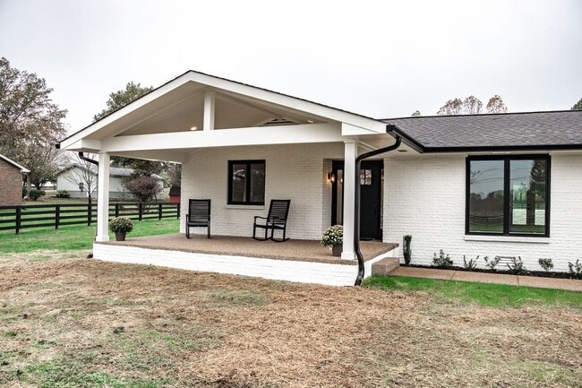 Photo - 4014 Old Hillsboro Rd
