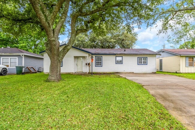 Building Photo - 8745 Kimberly Dr