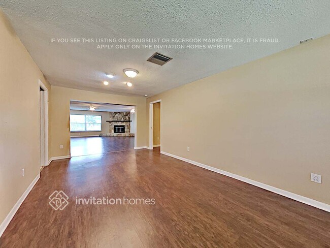 Photo - 11577 Pine St