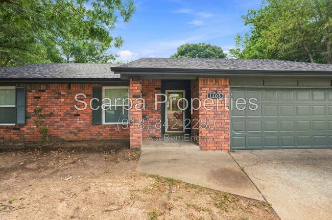 1105 W Vicksburg Pl