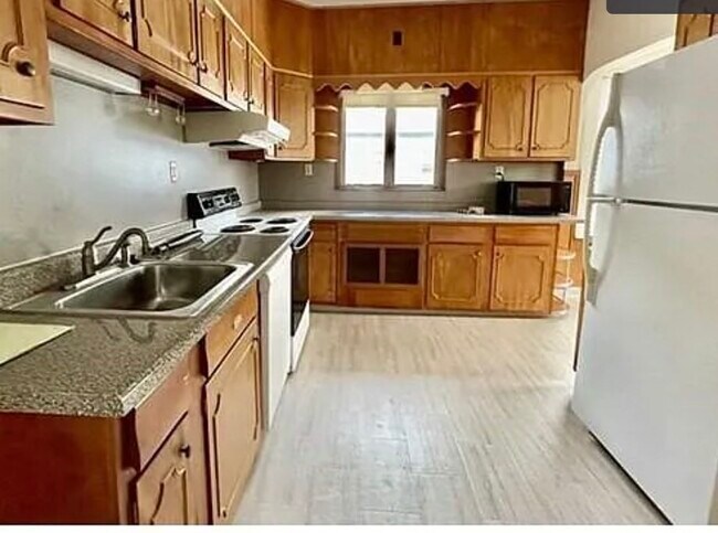 Photo - 24 Somerset St Unit 2