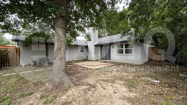 Photo - 306 Wildbriar Dr