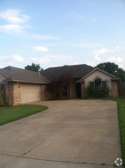 Building Photo - **NICE ESTABLISHED NEIGHBORHOOD, CONVENIEN... Rental